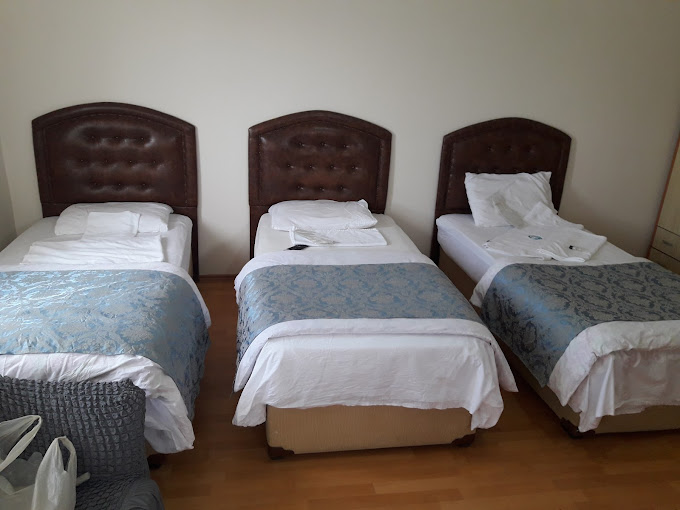 Barış Hotel çok yataklı oda düzeni